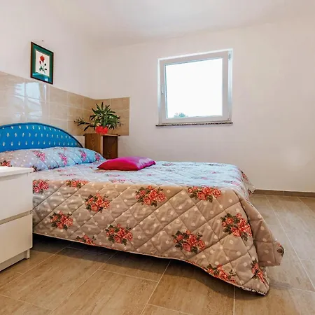 Prázdninový dům 4 Bedroom Cozy In