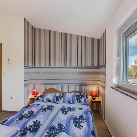 Prázdninový dům 4 Bedroom Cozy In
